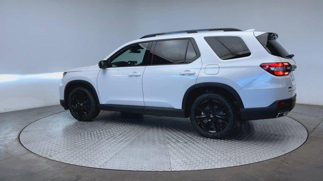 new 2025 Honda Pilot car, priced at $54,930