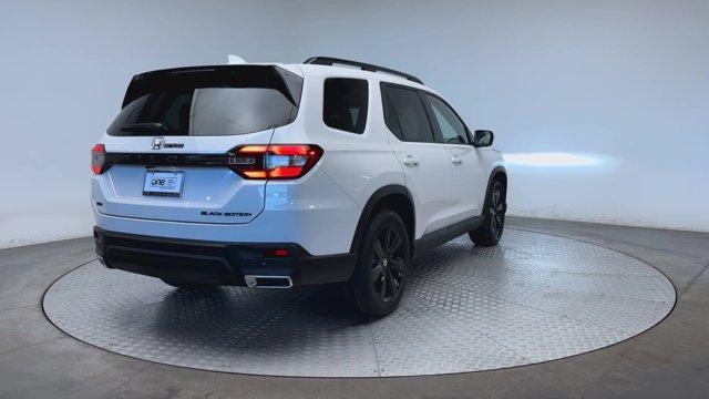 new 2025 Honda Pilot car, priced at $54,930