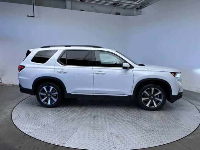 new 2025 Honda Pilot car, priced at $49,750