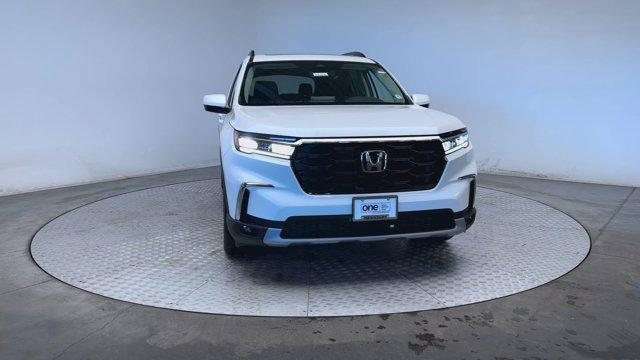 new 2025 Honda Pilot car, priced at $49,750