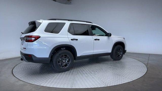 new 2025 Honda Pilot car, priced at $50,030