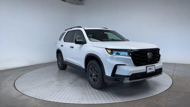 new 2025 Honda Pilot car, priced at $50,030