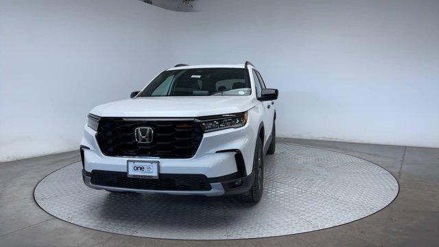 new 2025 Honda Pilot car, priced at $50,030