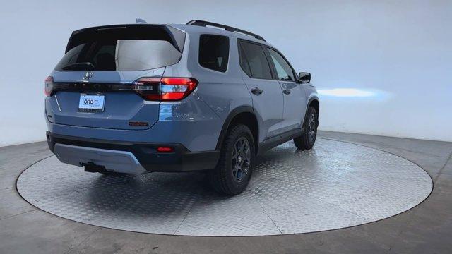 new 2025 Honda Pilot car, priced at $49,550