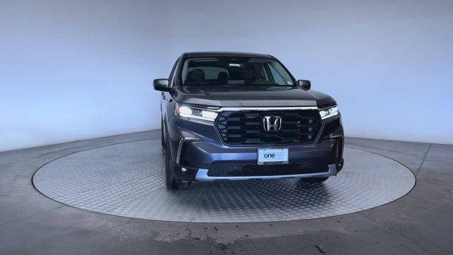 new 2025 Honda Pilot car, priced at $44,395