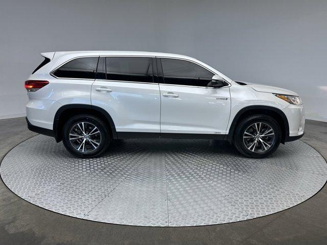 used 2019 Toyota Highlander Hybrid car, priced at $18,300