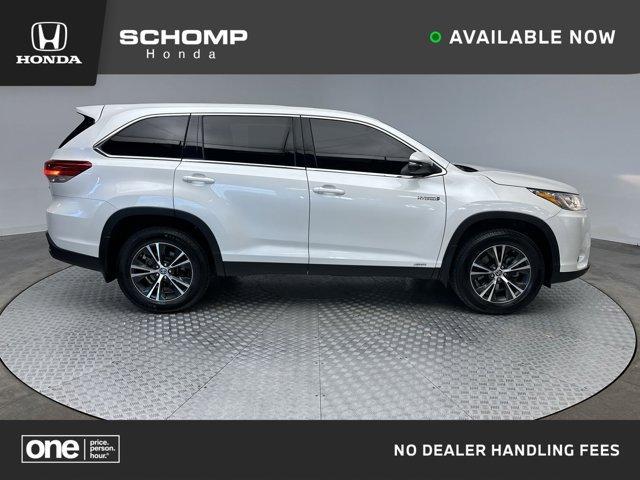 used 2019 Toyota Highlander Hybrid car, priced at $18,300
