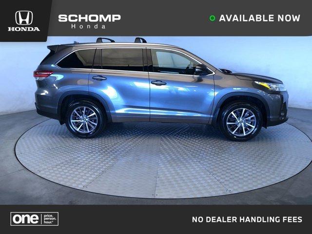 used 2018 Toyota Highlander car, priced at $27,474
