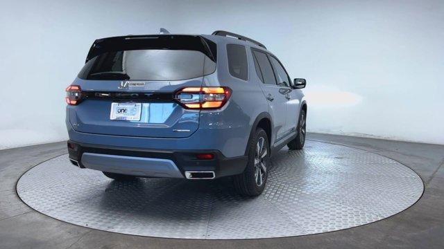 new 2025 Honda Pilot car, priced at $49,835