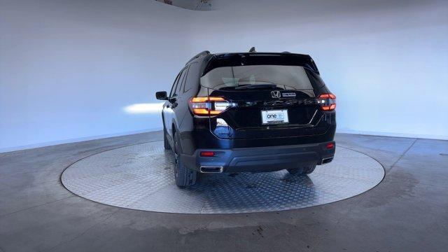 new 2025 Honda Pilot car, priced at $55,205