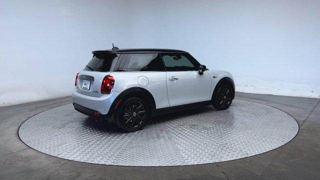 used 2021 MINI SE Hardtop car, priced at $17,474