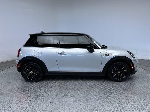 used 2021 MINI SE Hardtop car, priced at $17,474