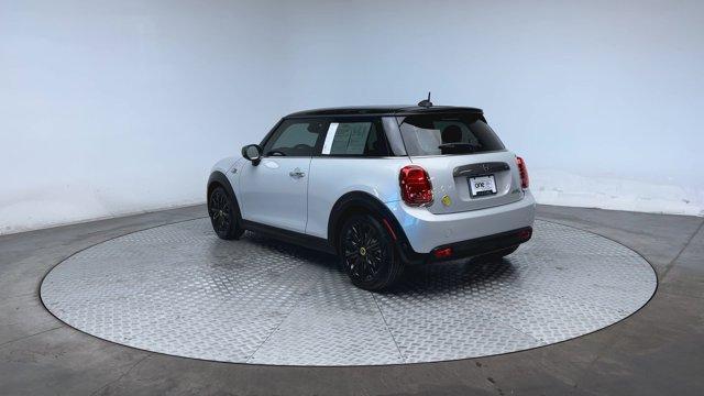 used 2021 MINI SE Hardtop car, priced at $17,474