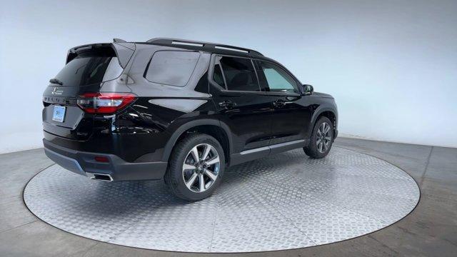 new 2025 Honda Pilot car, priced at $53,605