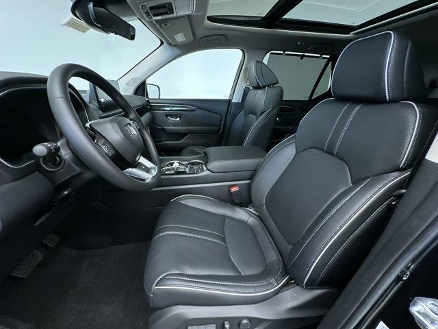 new 2025 Honda Pilot car, priced at $53,605