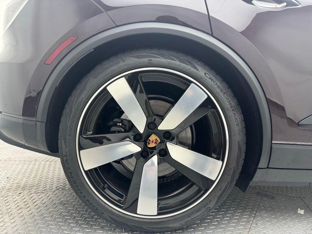 new 2025 Porsche Macan car, priced at $107,525