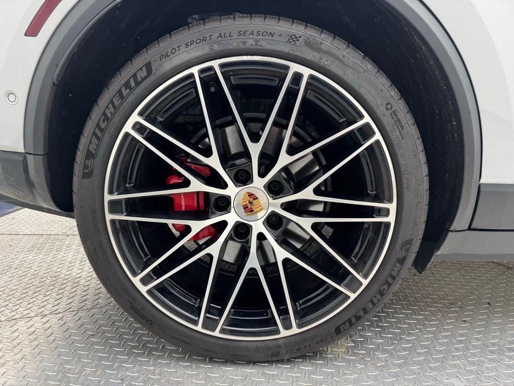 new 2025 Porsche Macan car, priced at $105,075