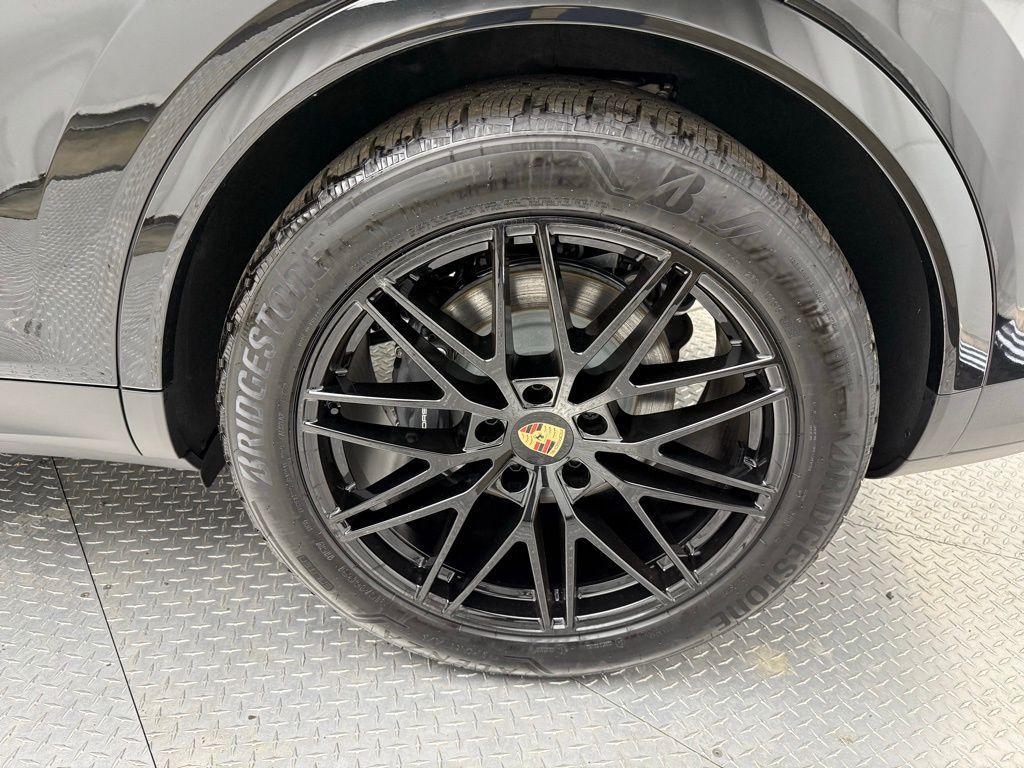 new 2025 Porsche Cayenne car, priced at $106,535