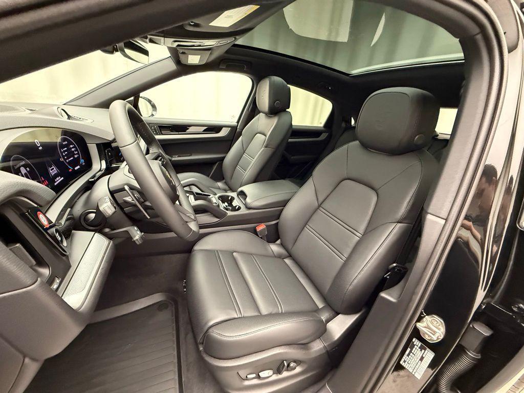 new 2025 Porsche Cayenne car, priced at $106,535