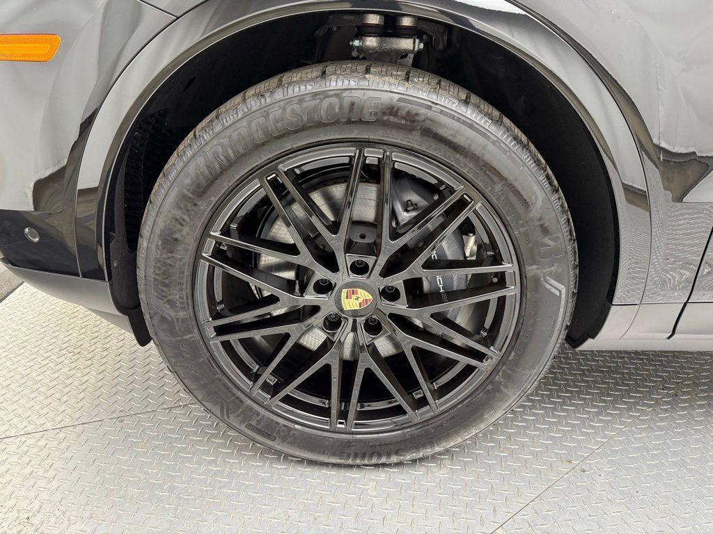new 2025 Porsche Cayenne car, priced at $106,535