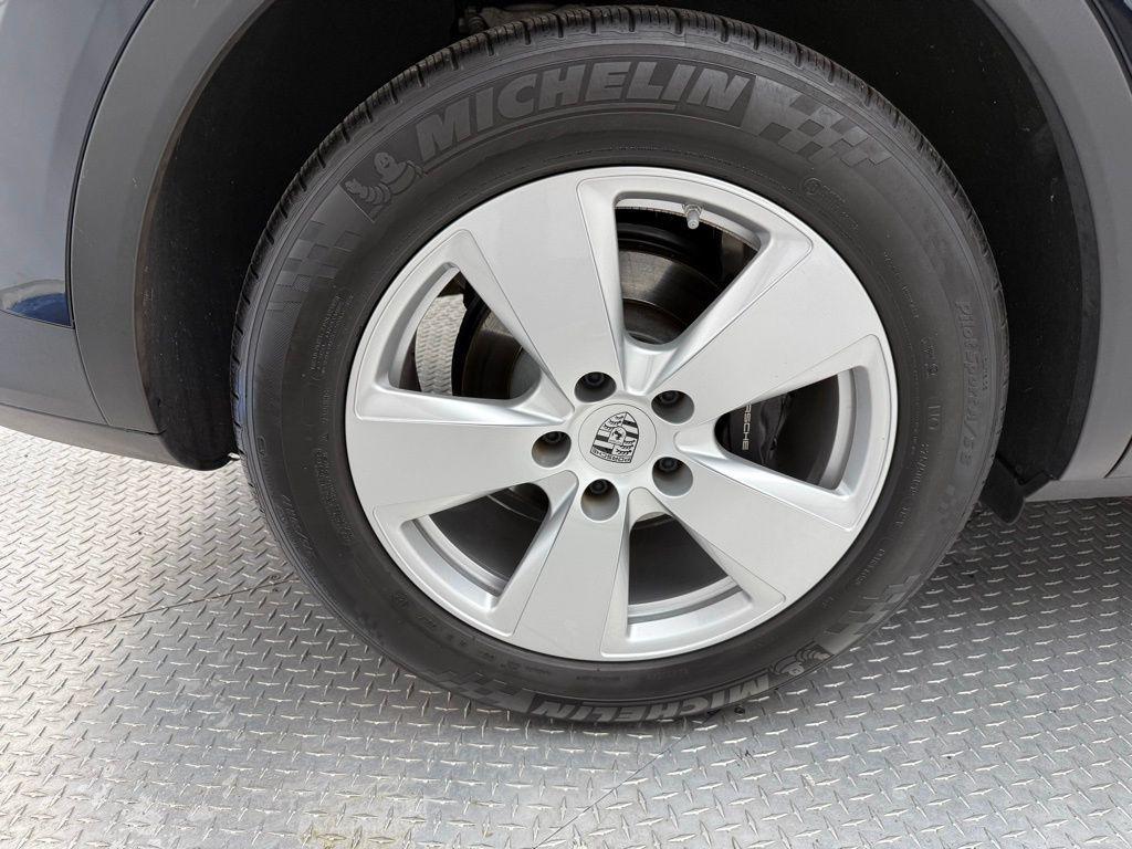 used 2023 Porsche Cayenne car, priced at $71,900