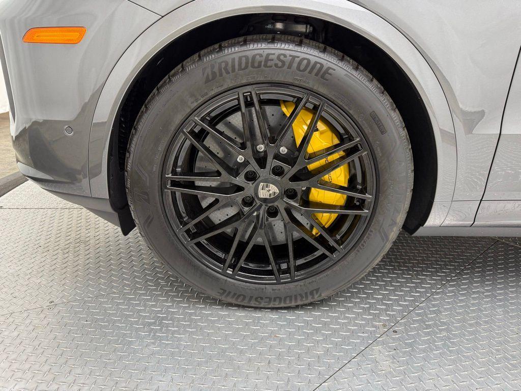 new 2025 Porsche Cayenne car, priced at $205,065