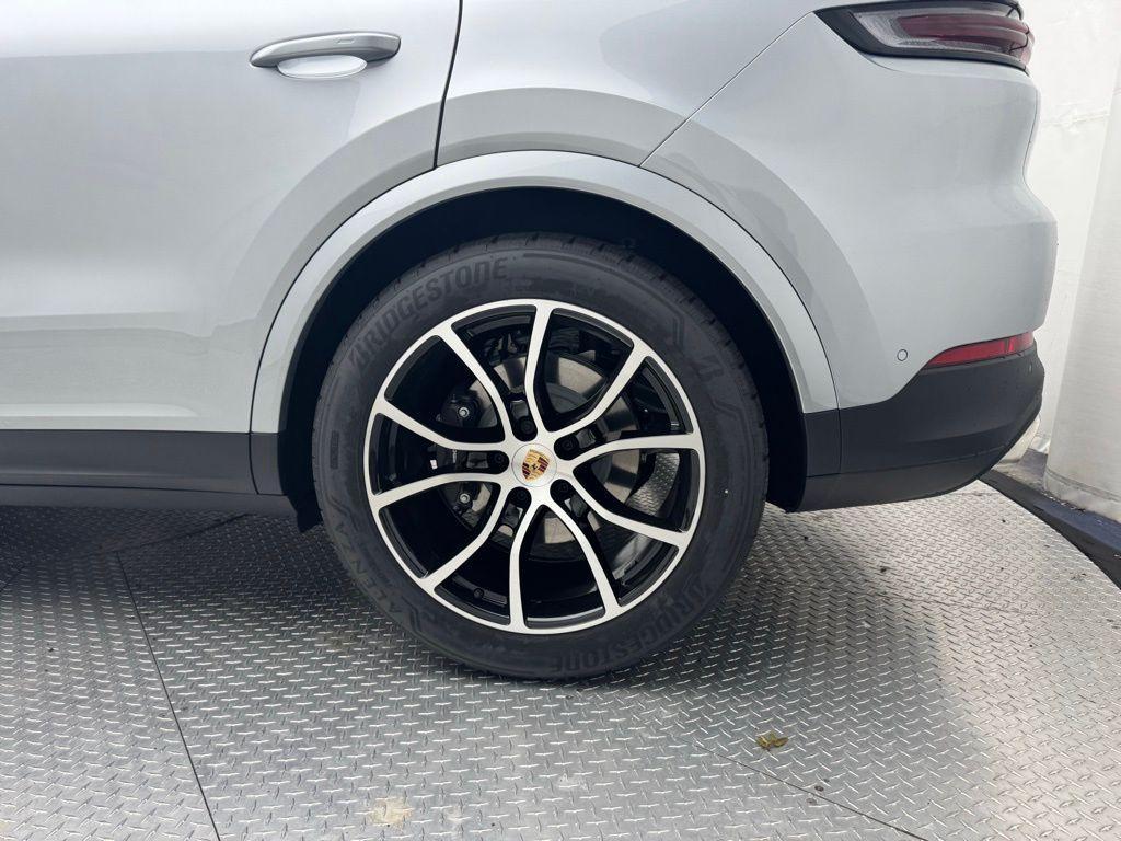 new 2025 Porsche Cayenne car, priced at $107,865