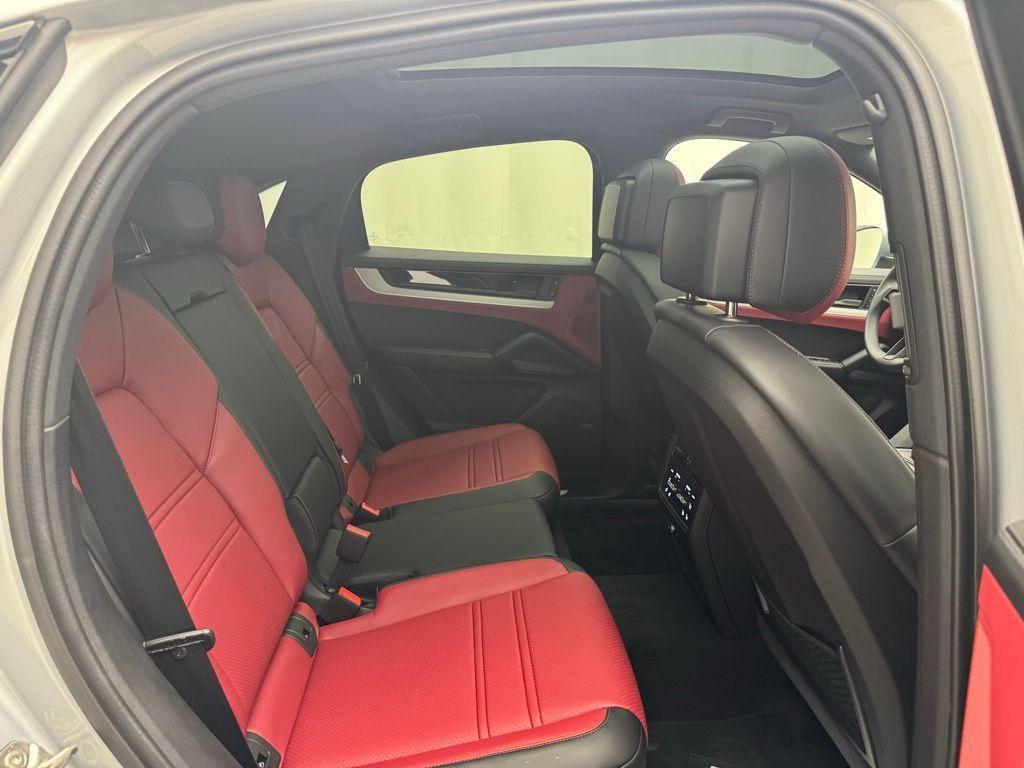 new 2025 Porsche Cayenne car, priced at $107,865