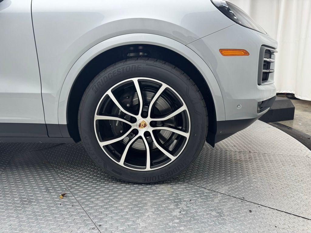 new 2025 Porsche Cayenne car, priced at $107,865