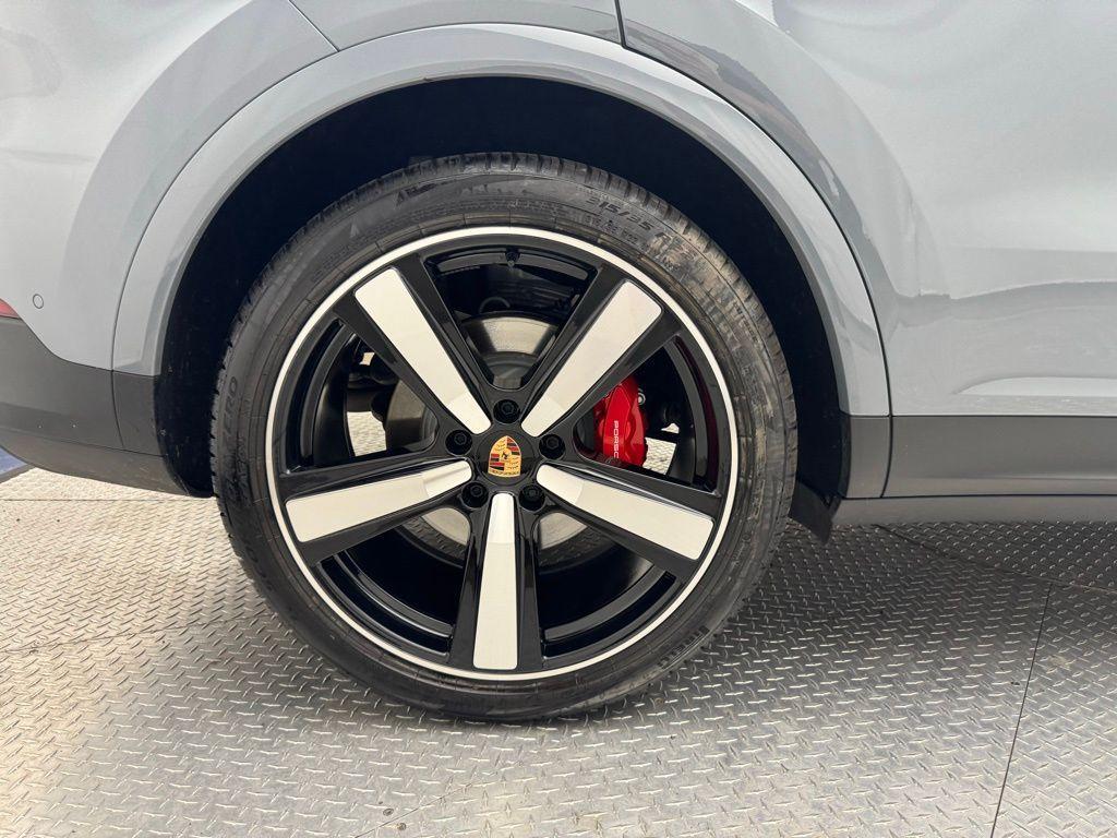 used 2025 Porsche Cayenne car, priced at $119,900