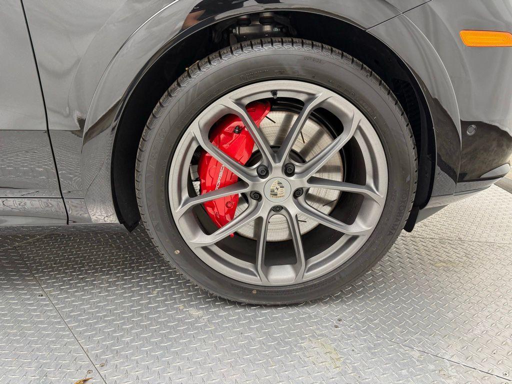 new 2025 Porsche Cayenne car, priced at $197,265