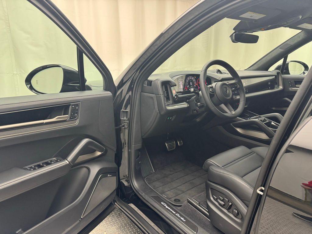 new 2025 Porsche Cayenne car, priced at $191,525