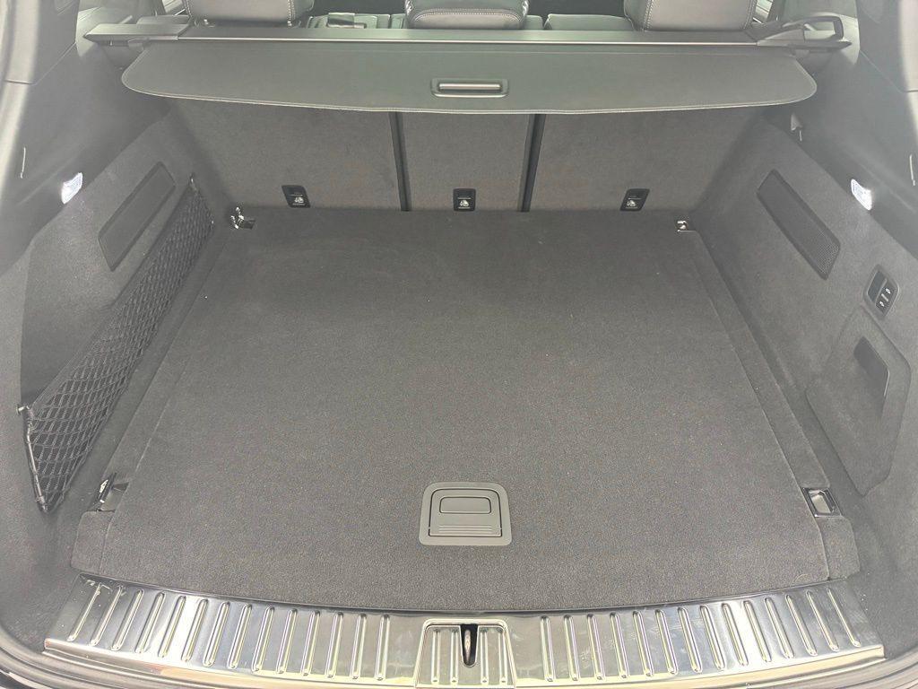 new 2025 Porsche Cayenne car, priced at $191,525