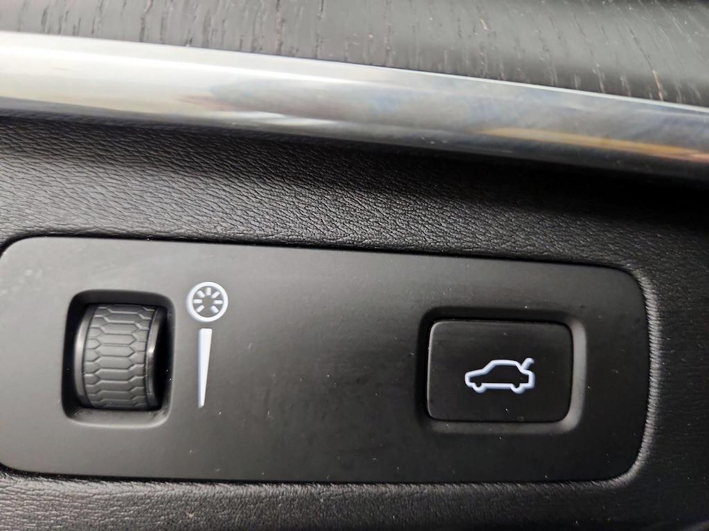 used 2020 Volvo XC90 car, priced at $28,998