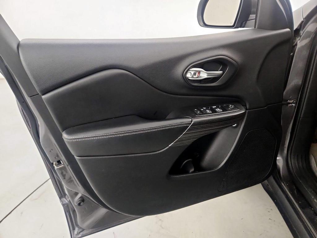 used 2015 Jeep Cherokee car, priced at $15,998