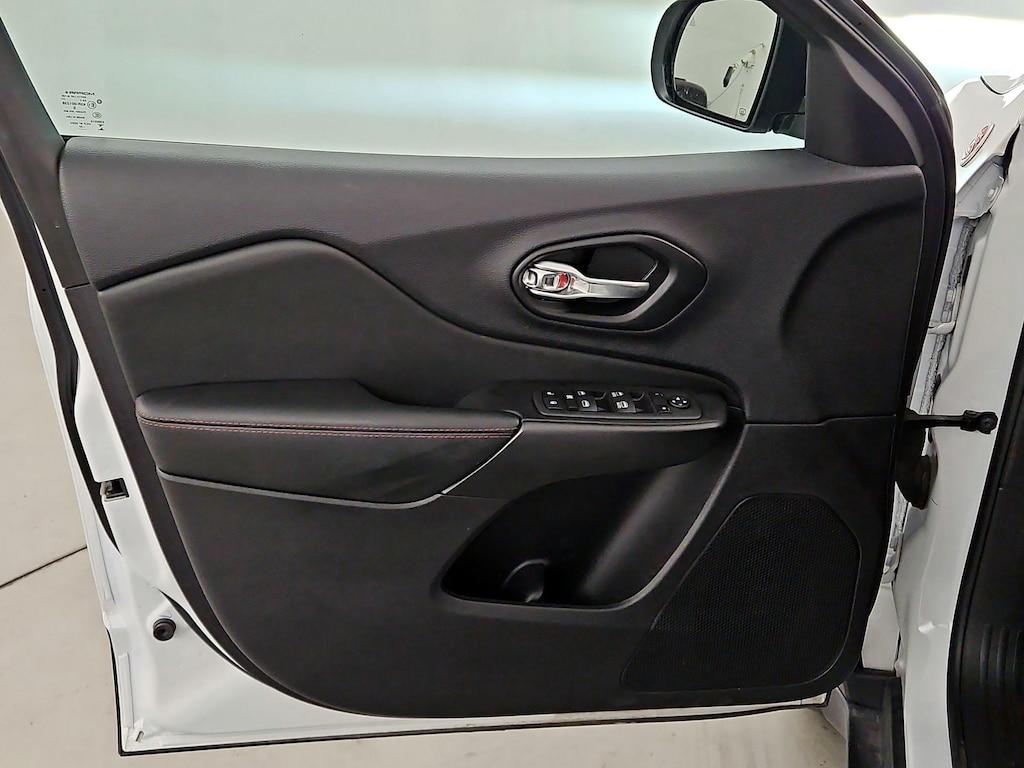 used 2022 Jeep Cherokee car, priced at $27,998