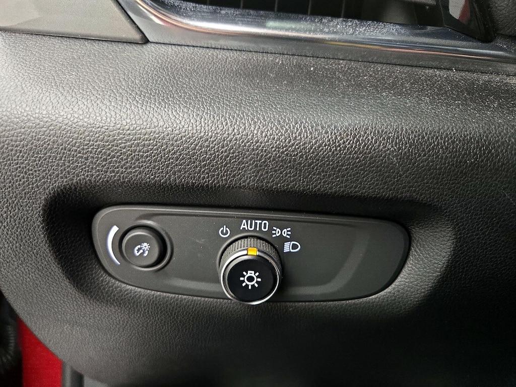 used 2023 Chevrolet Traverse car, priced at $29,998