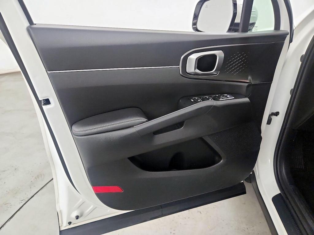 used 2022 Kia Sorento Hybrid car, priced at $28,998