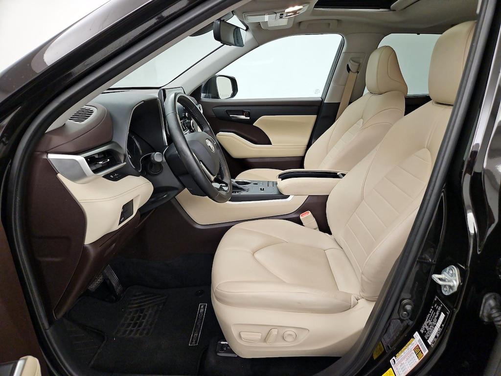 used 2021 Toyota Highlander Hybrid car, priced at $41,998