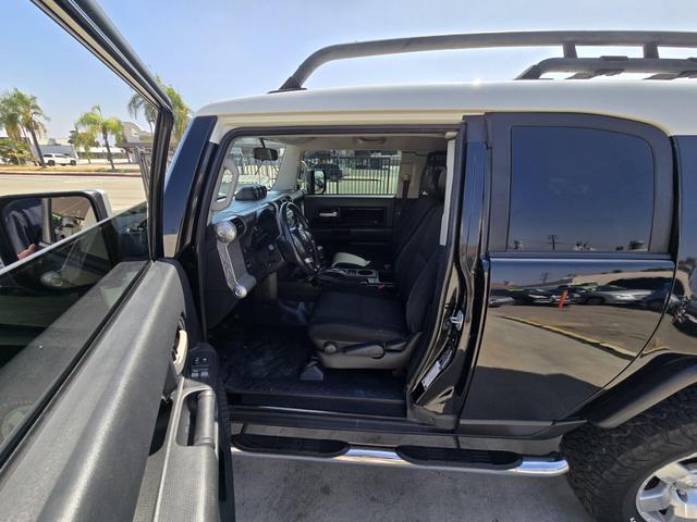 used 2007 Toyota FJ Cruiser car, priced at $14,995