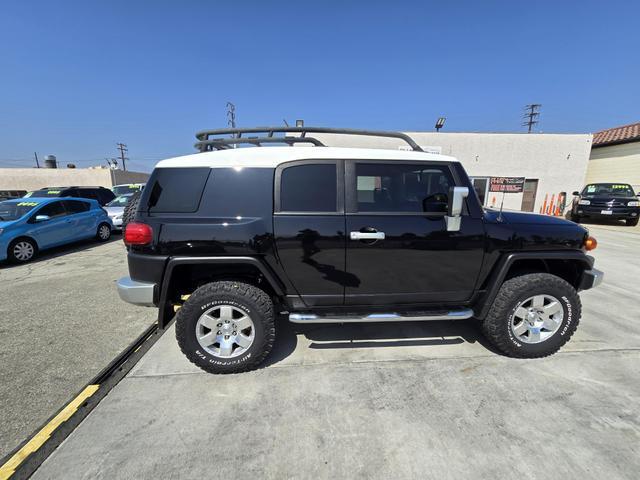 used 2007 Toyota FJ Cruiser car, priced at $14,995