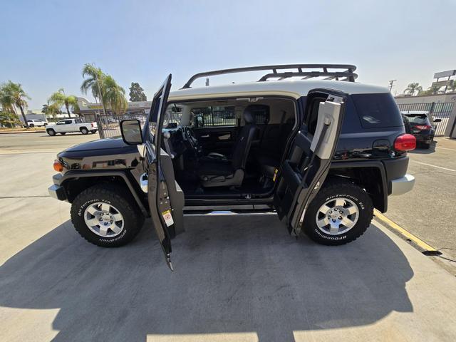 used 2007 Toyota FJ Cruiser car, priced at $14,995