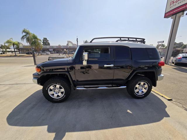 used 2007 Toyota FJ Cruiser car, priced at $14,995