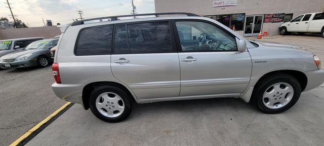 used 2005 Toyota Highlander car, priced at $8,495