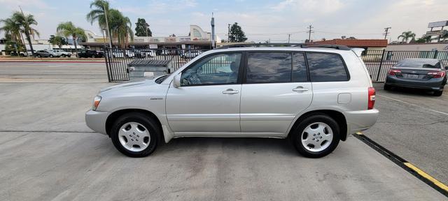 used 2005 Toyota Highlander car, priced at $8,495