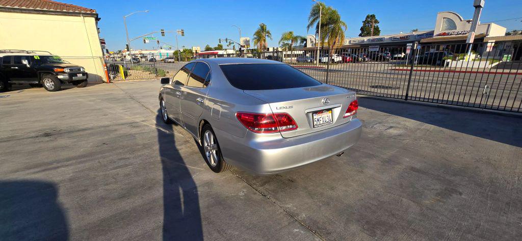used 2005 Lexus ES 330 car, priced at $6,995