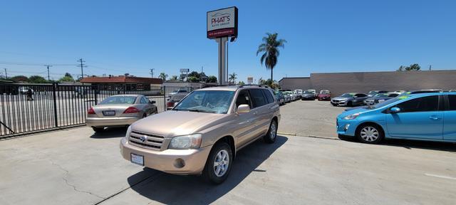 used 2004 Toyota Highlander car, priced at $7,495