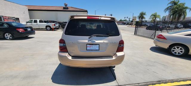 used 2004 Toyota Highlander car, priced at $7,495