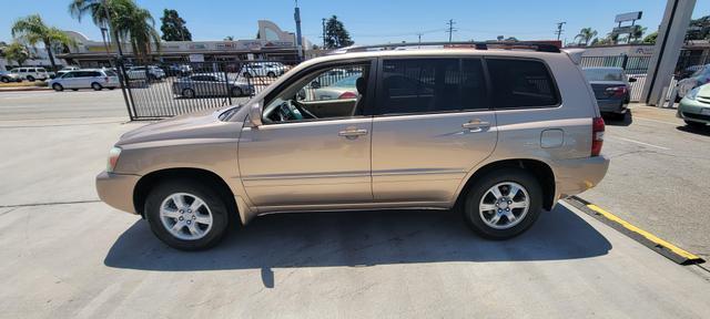 used 2004 Toyota Highlander car, priced at $7,495