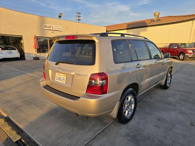 used 2004 Toyota Highlander car, priced at $7,995